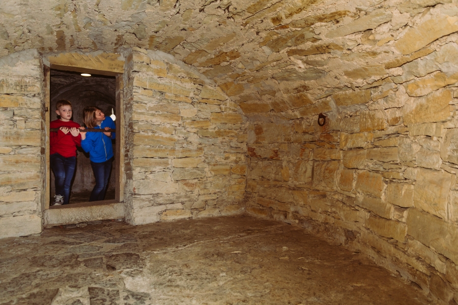 Ein Blick ins Verlies im Rahmen der öffentliche Themenführung am Sonntag, 5. März, um 15 Uhr im Kreismuseum Wewelsburg.  (© Lina Loos/Kreismuseum Wewelsburg)